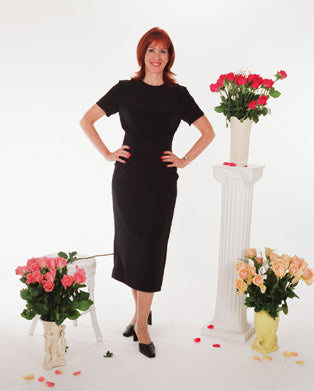 París stunning black midi dress with a flattering silhouette
