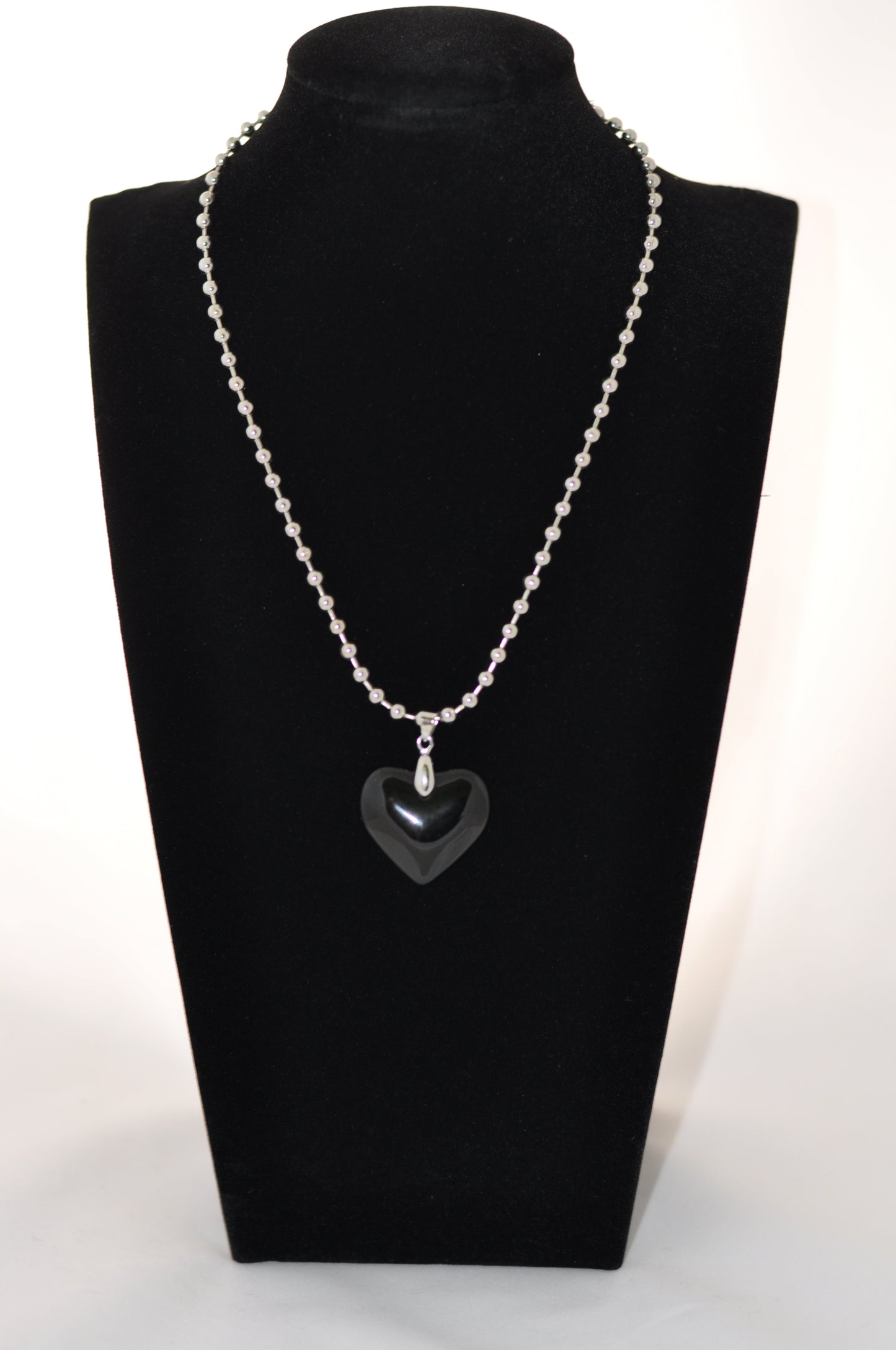 Black heart necklace